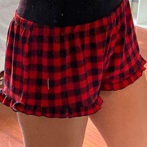 Cute Plaid Red/Black Shorts